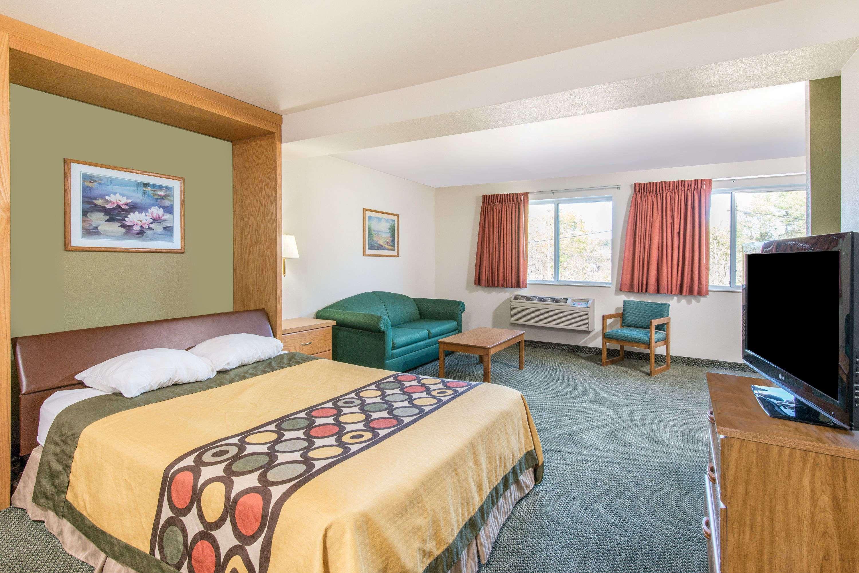 Super 8 By Wyndham West Middlesex/Sharon Area Hotel Eksteriør billede